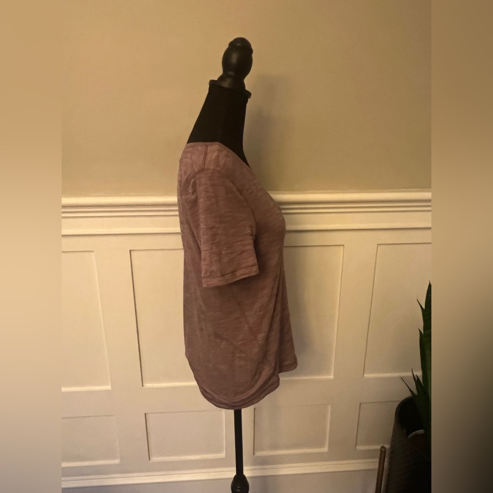 Lululemon Women’s Purple Short Sleeve Shirt - Picture 2 of 6